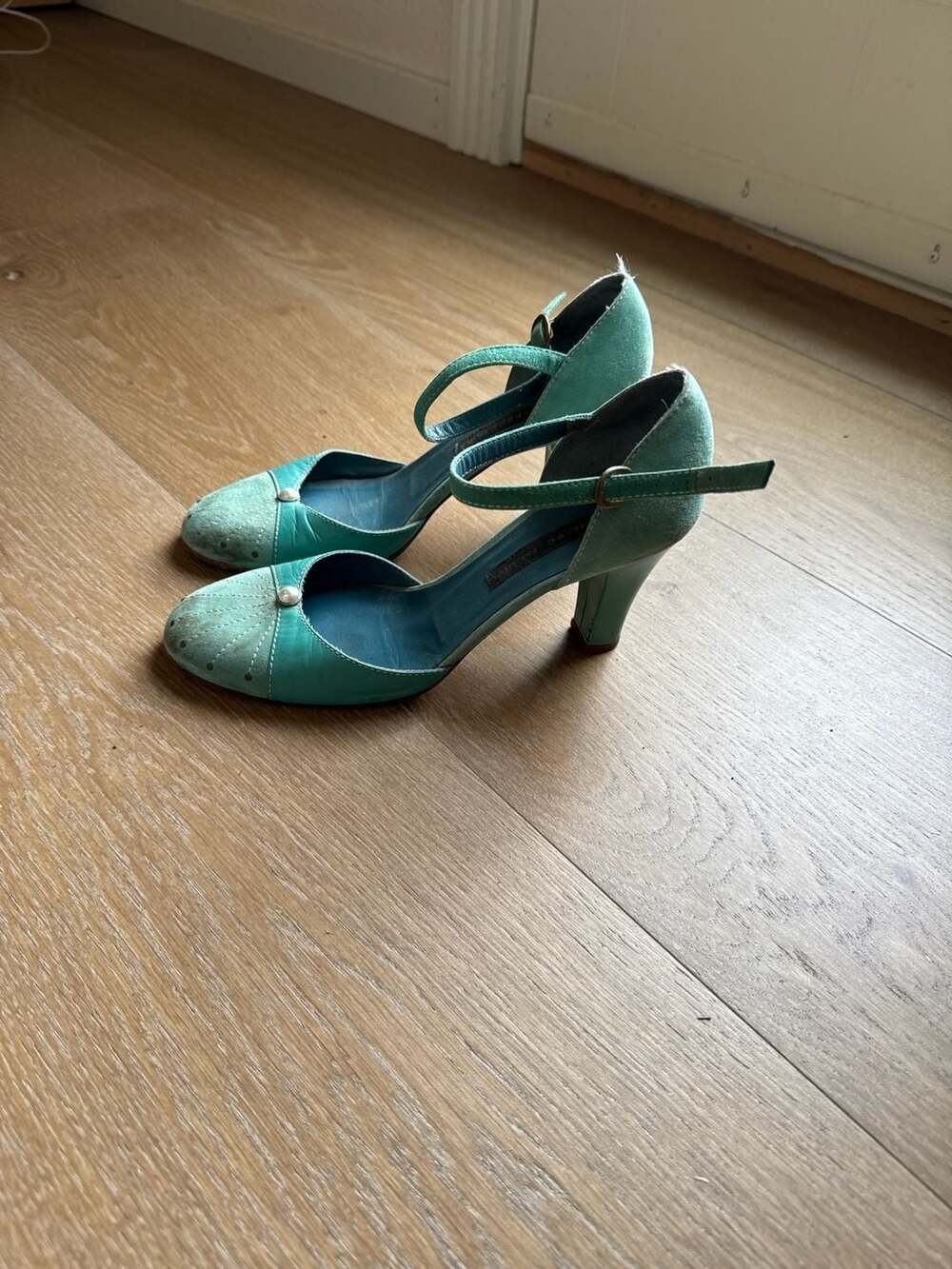Vintage Marc Jacobs Turquoise Suede & Leather Mary Jane Heels - Size 38 - Picture 4 of 11